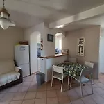 Appartement Au Calme, Climatise, Avec Parking, 2 Pas Des Plages, Le Port Hyères