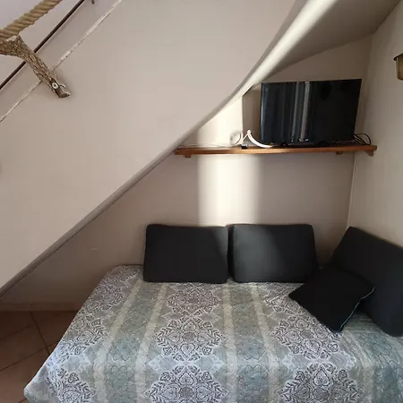 公寓 Au Calme, Climatise, Avec Parking, 2 Pas Des Plages, Le Port *