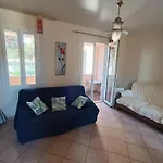 Au Calme, Climatisé, Avec Parking, 2 Pas Des Plages, Le Port Apartamento