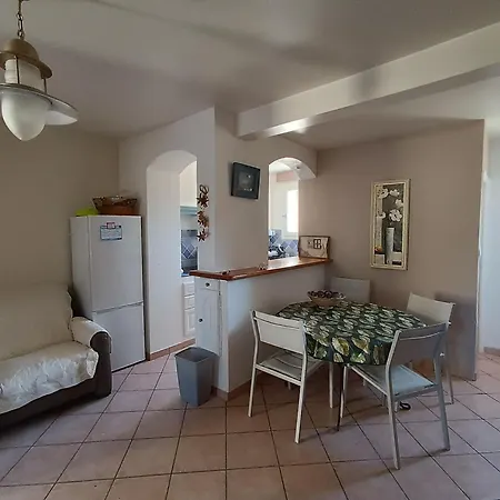 Apartman Appart Au Calme, Climatise, Avec Parking, 2 Pas Des Plages, Le Port Hyères