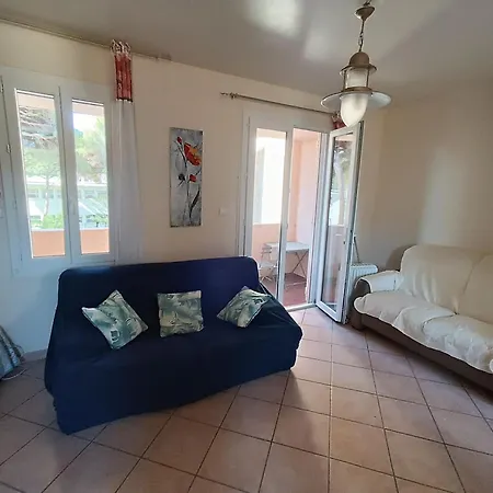 Au Calme, Climatisé, Avec Parking, 2 Pas Des Plages, Le Port Apartamento