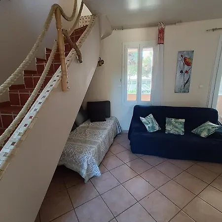 شقة Au Calme, Climatise, Avec Parking, 2 Pas Des Plages, Le Port *