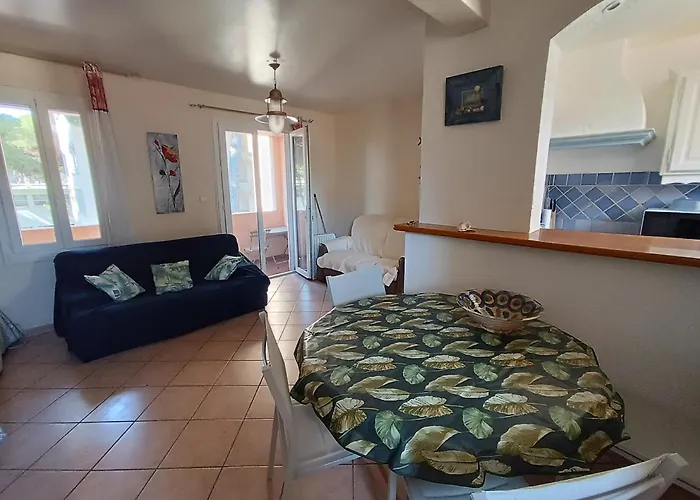 Apartment Au Calme, Climatise, Avec Parking, 2 Pas Des Plages, Le Port