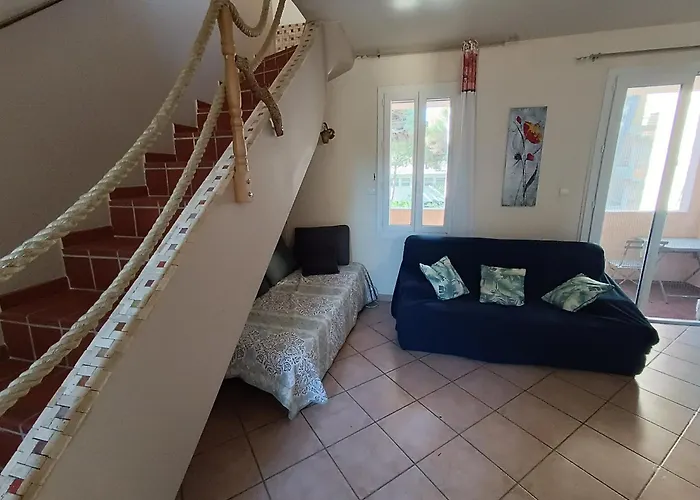 Apartment Au Calme, Climatise, Avec Parking, 2 Pas Des Plages, Le Port *